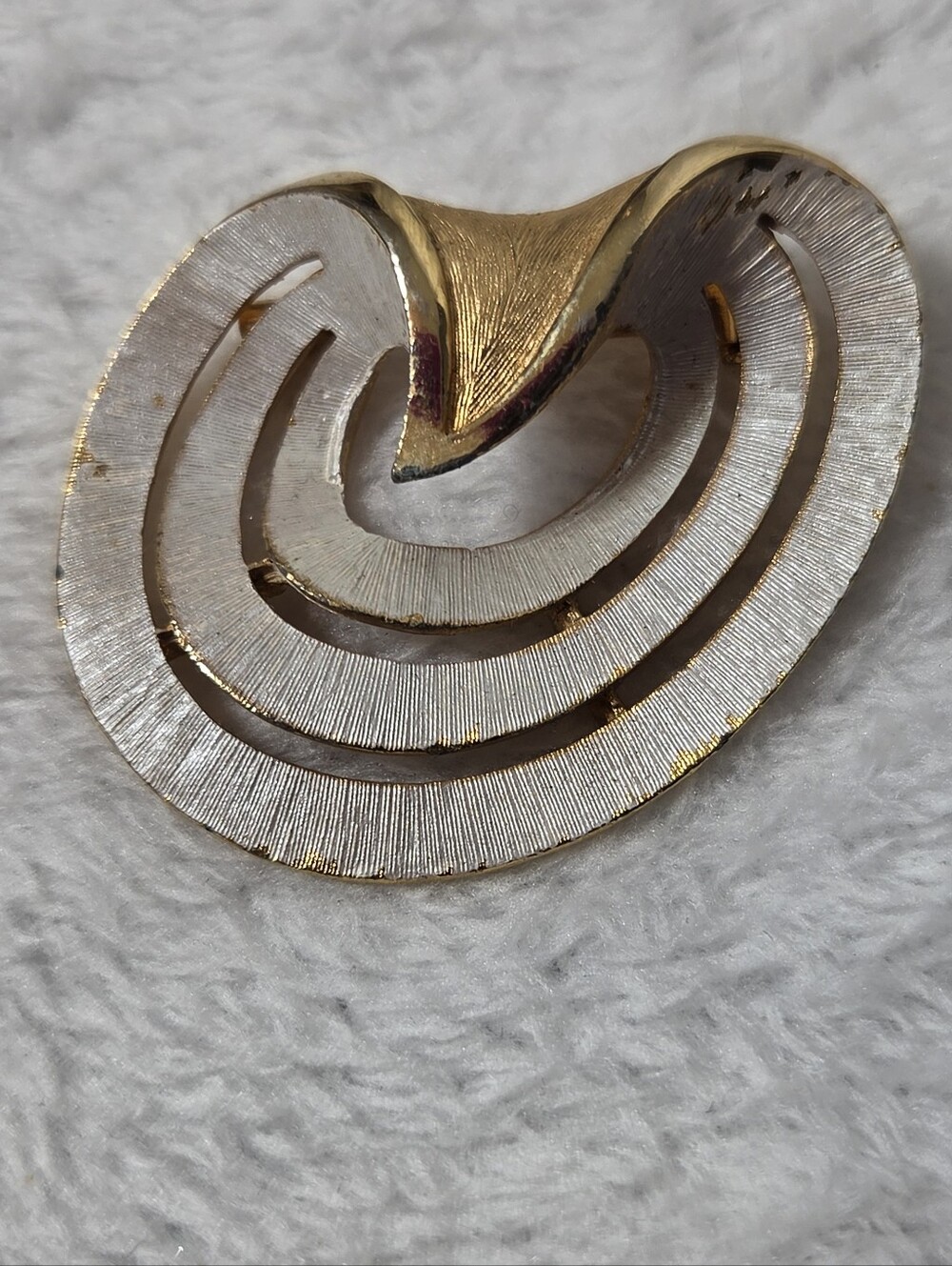 Vintage Jonette Jewelry (JJ) abstract swirl brooch Costume Jewelry Betw 50s-70s